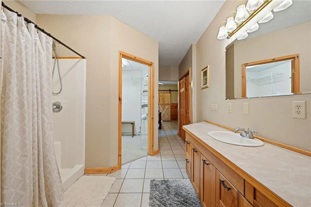 605 Valley View Drive Purlear, NC 28665