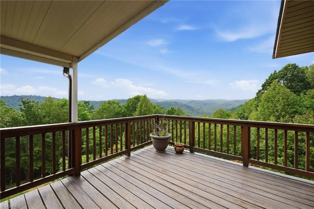 605 Valley View Drive Purlear, NC 28665