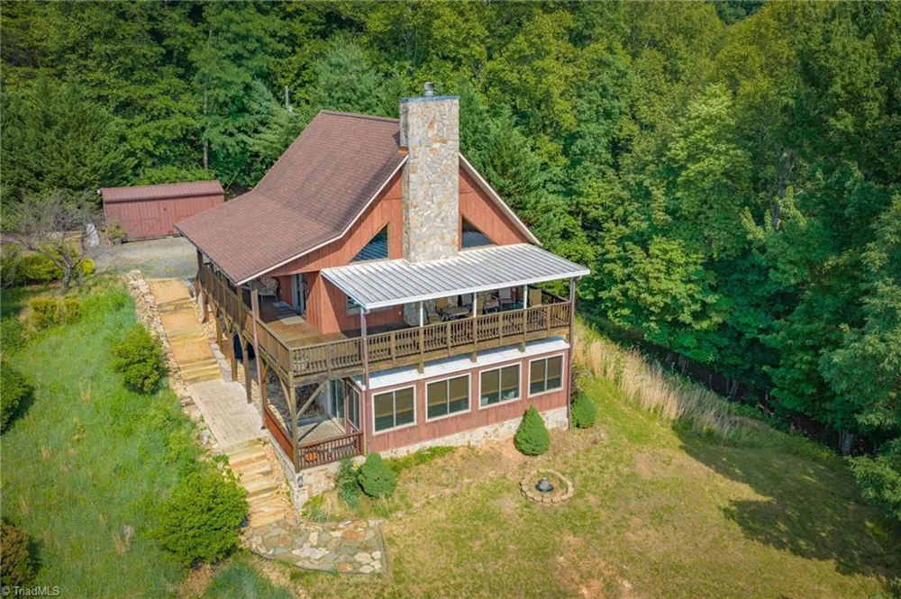 605 Valley View Drive Purlear, NC 28665