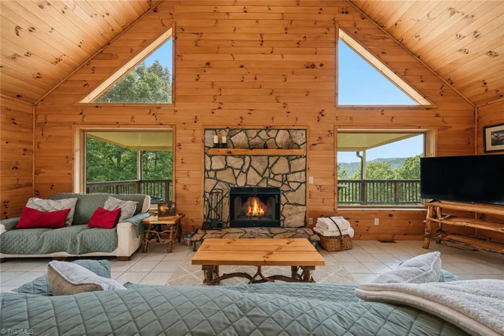 605 Valley View Drive Purlear, NC 28665