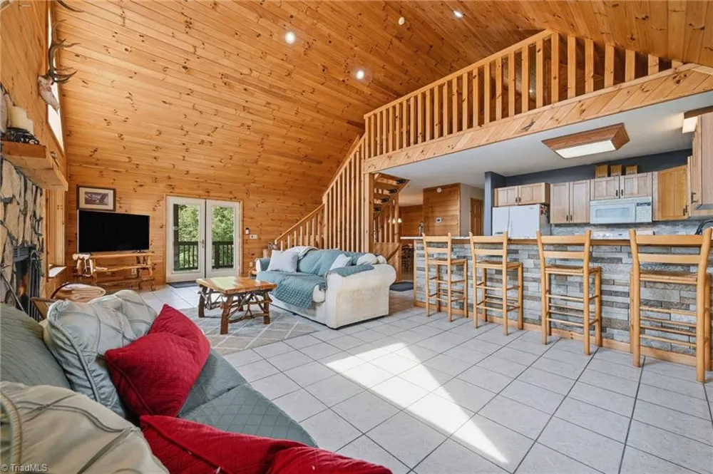 605 Valley View Drive Purlear, NC 28665