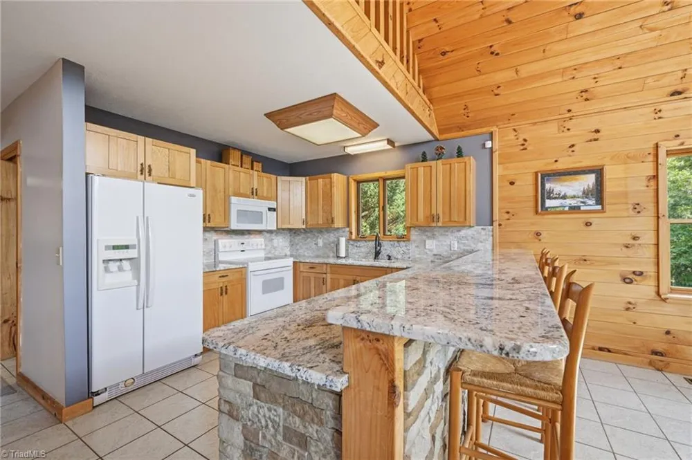 605 Valley View Drive Purlear, NC 28665