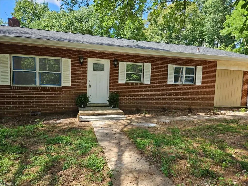 3298 E NC Highway 89 E Walnut Cove, NC 27052