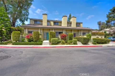 3304 Caminito Eastbluff #143