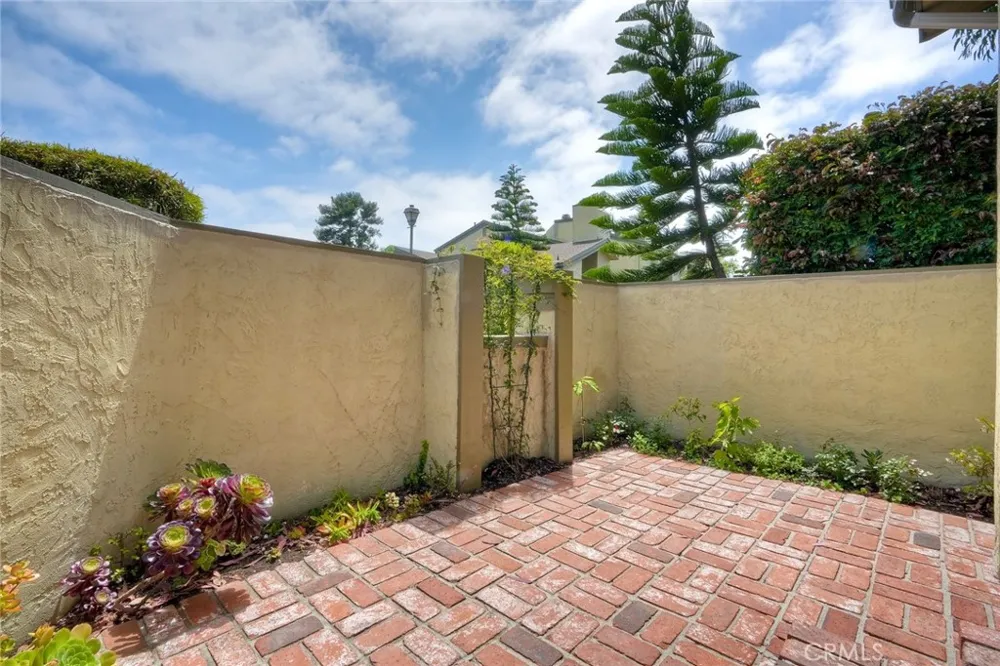 3304 Caminito Eastbluff #143 La Jolla, CA 92037