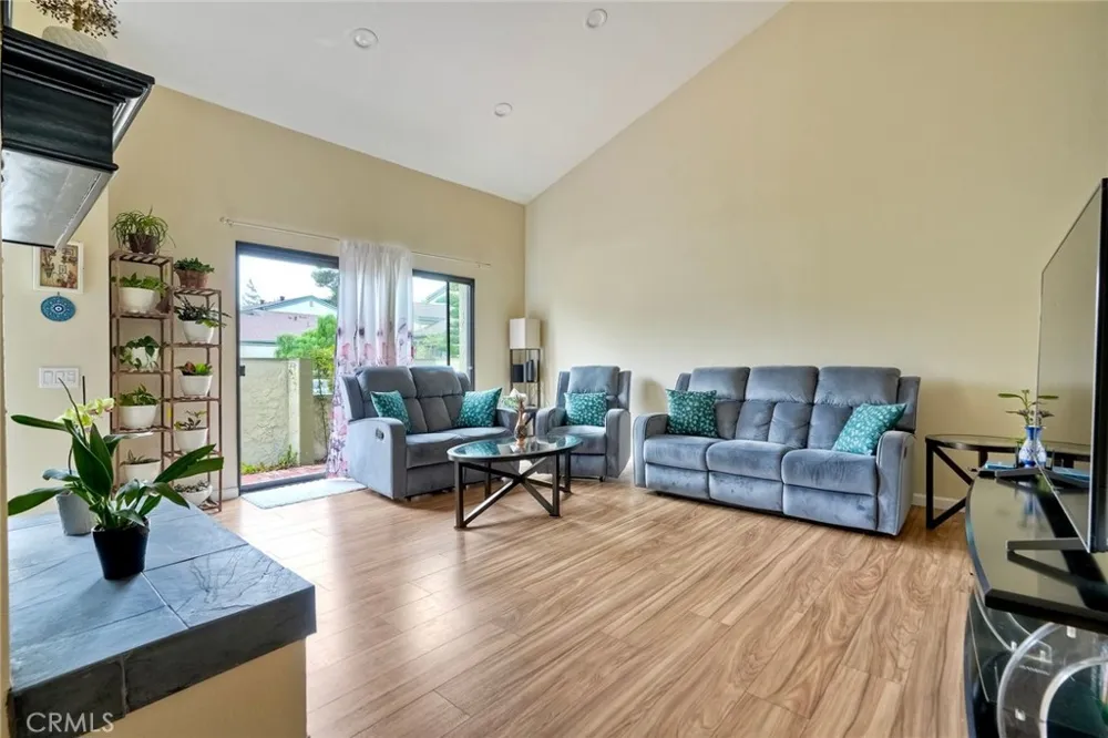 3304 Caminito Eastbluff #143 La Jolla, CA 92037