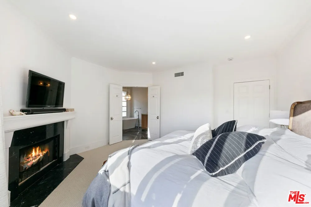 22630 Pacific Coast Highway #1 Malibu, CA 90265