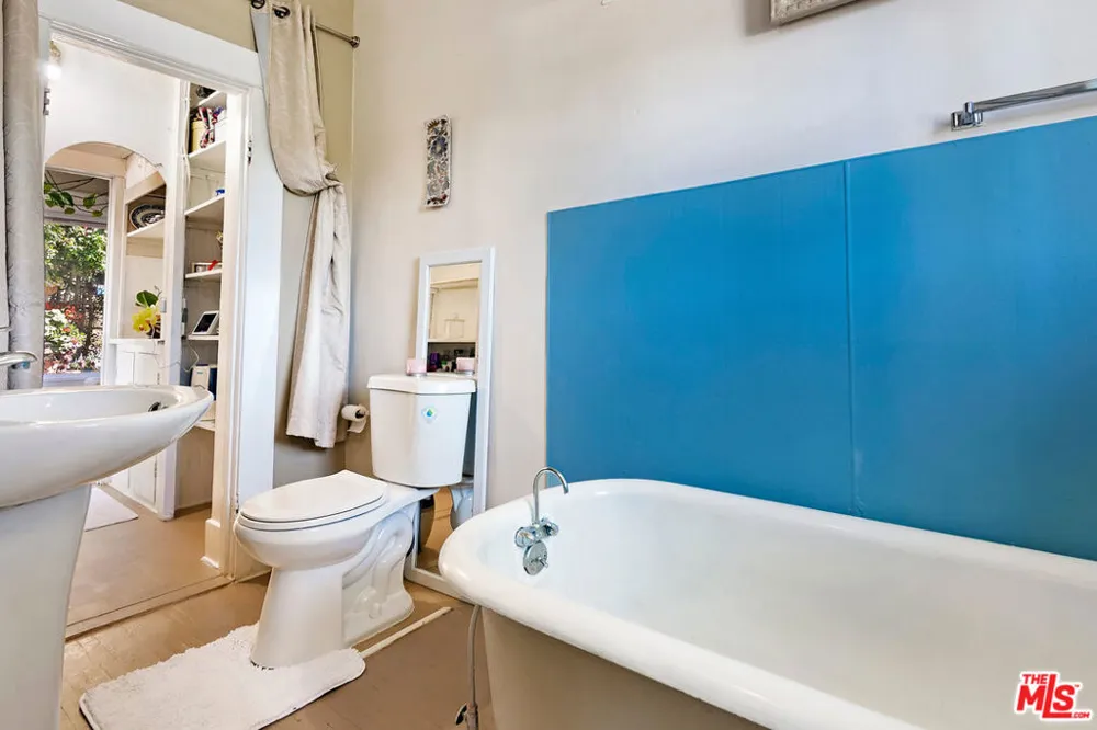 207 Ocean Ave Ext Santa Monica, CA 90402