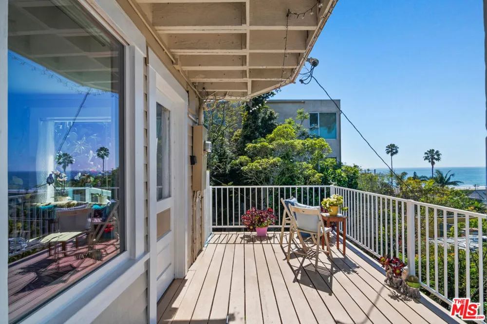 207 Ocean Ave Ext Santa Monica, CA 90402