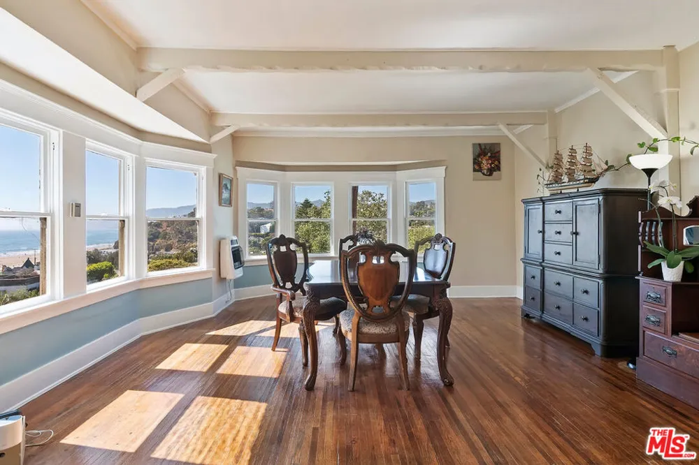 207 Ocean Ave Ext Santa Monica, CA 90402