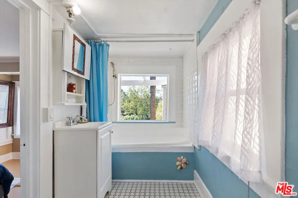 207 Ocean Ave Ext Santa Monica, CA 90402