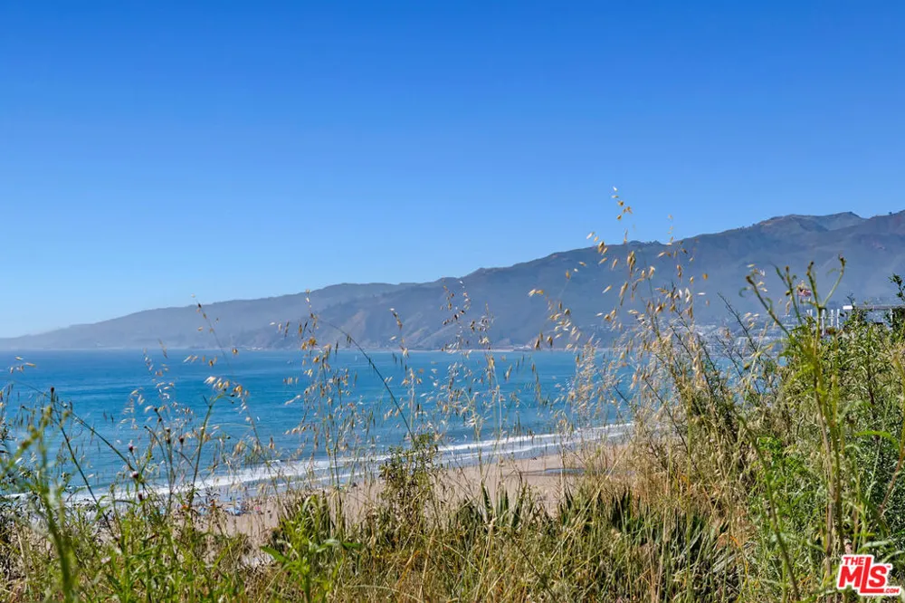 207 Ocean Ave Ext Santa Monica, CA 90402