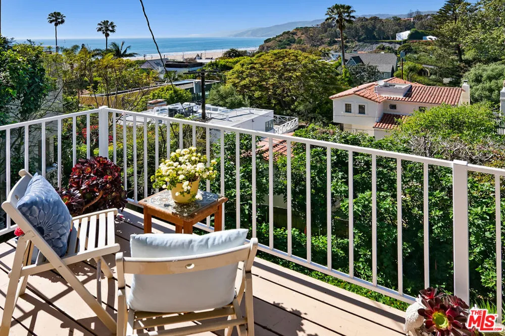 207 Ocean Ave Ext Santa Monica, CA 90402
