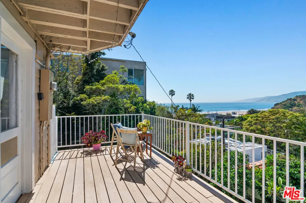 207 Ocean Ave Ext Santa Monica, CA 90402