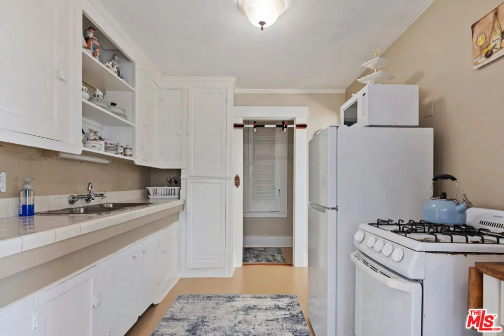 207 Ocean Ave Ext Santa Monica, CA 90402