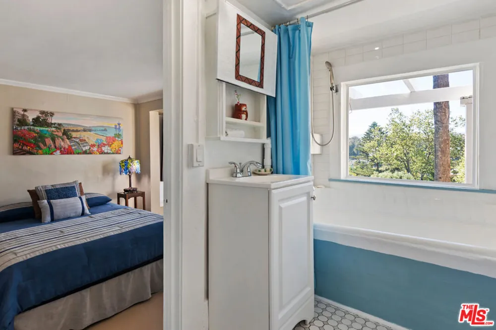 207 Ocean Ave Ext Santa Monica, CA 90402