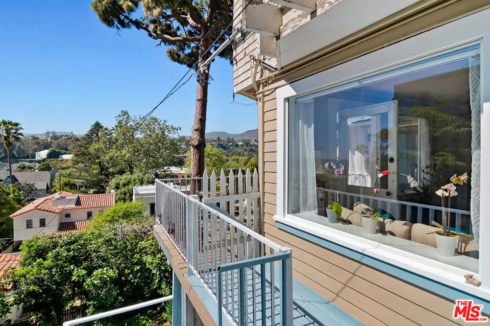 207 Ocean Ave Ext Santa Monica, CA 90402