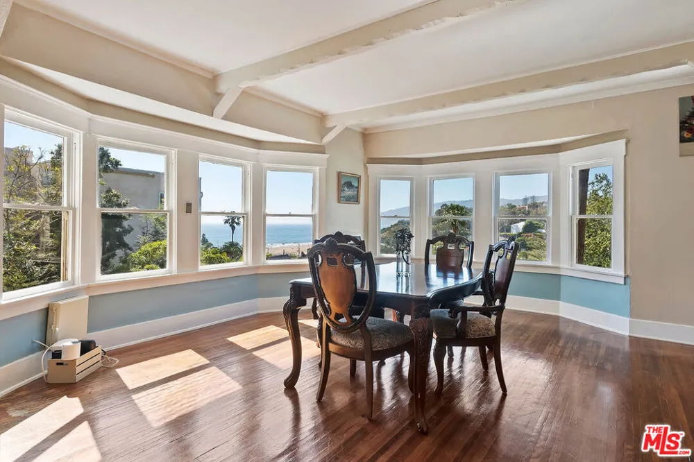 207 Ocean Ave Ext Santa Monica, CA 90402