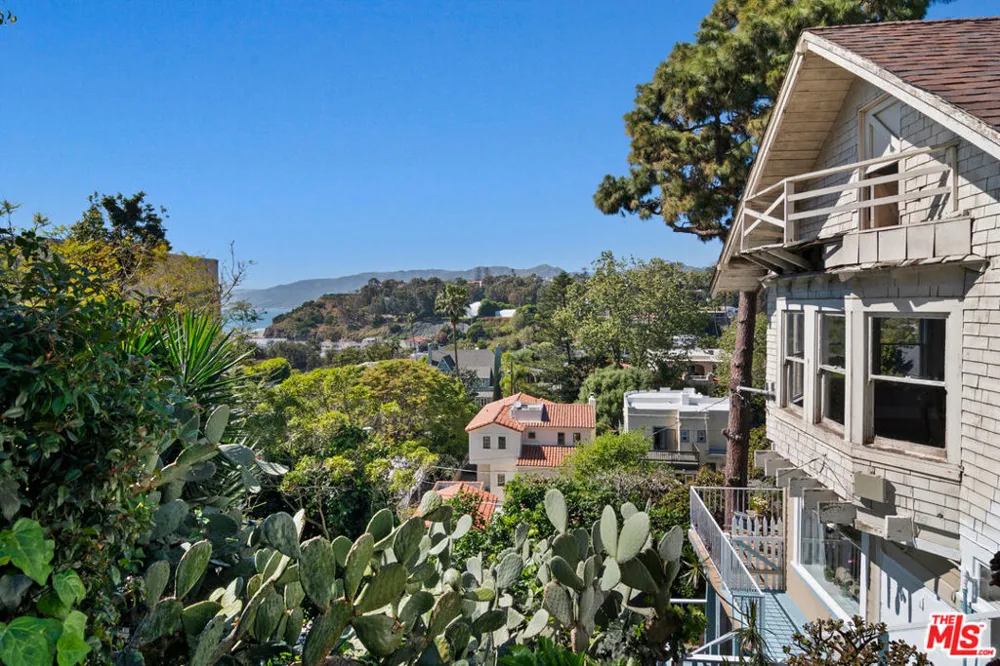 207 Ocean Ave Ext Santa Monica, CA 90402