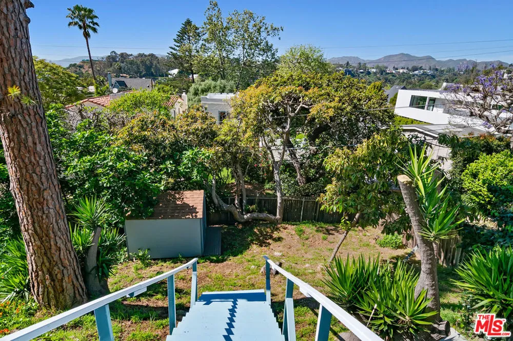 207 Ocean Ave Ext Santa Monica, CA 90402