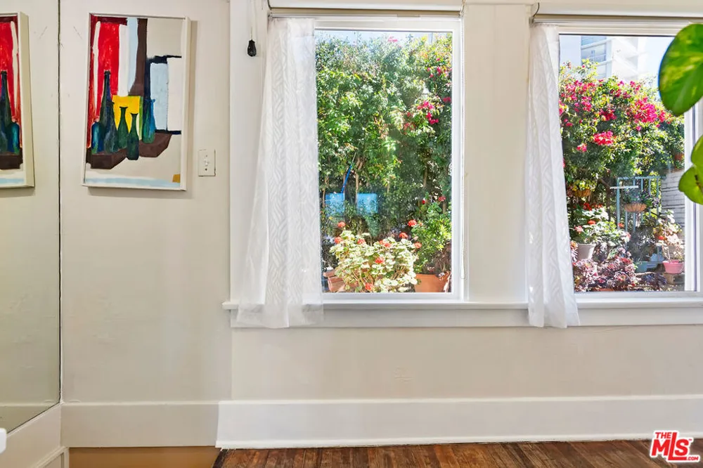 207 Ocean Ave Ext Santa Monica, CA 90402