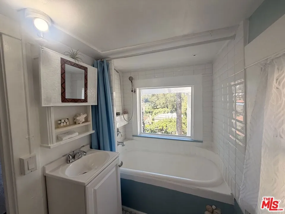 207 Ocean Ave Ext Santa Monica, CA 90402