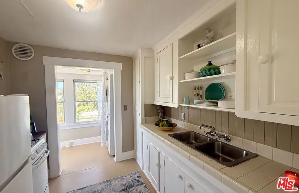 207 Ocean Ave Ext Santa Monica, CA 90402