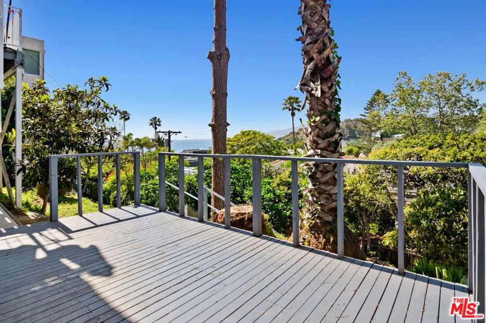 207 Ocean Ave Ext Santa Monica, CA 90402