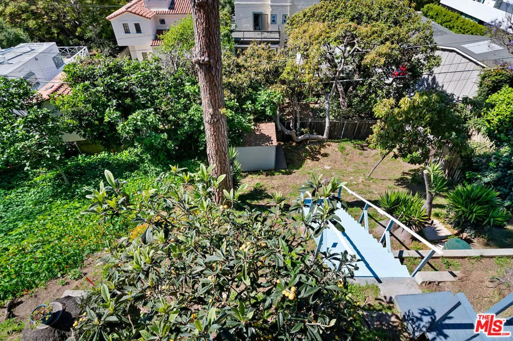 207 Ocean Ave Ext Santa Monica, CA 90402