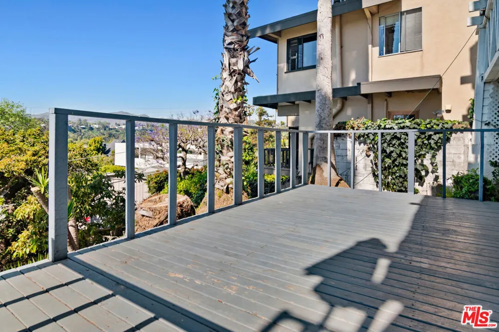 207 Ocean Ave Ext Santa Monica, CA 90402