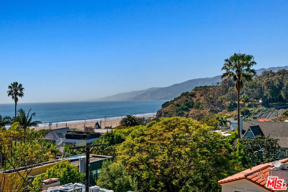207 Ocean Ave Ext Santa Monica, CA 90402