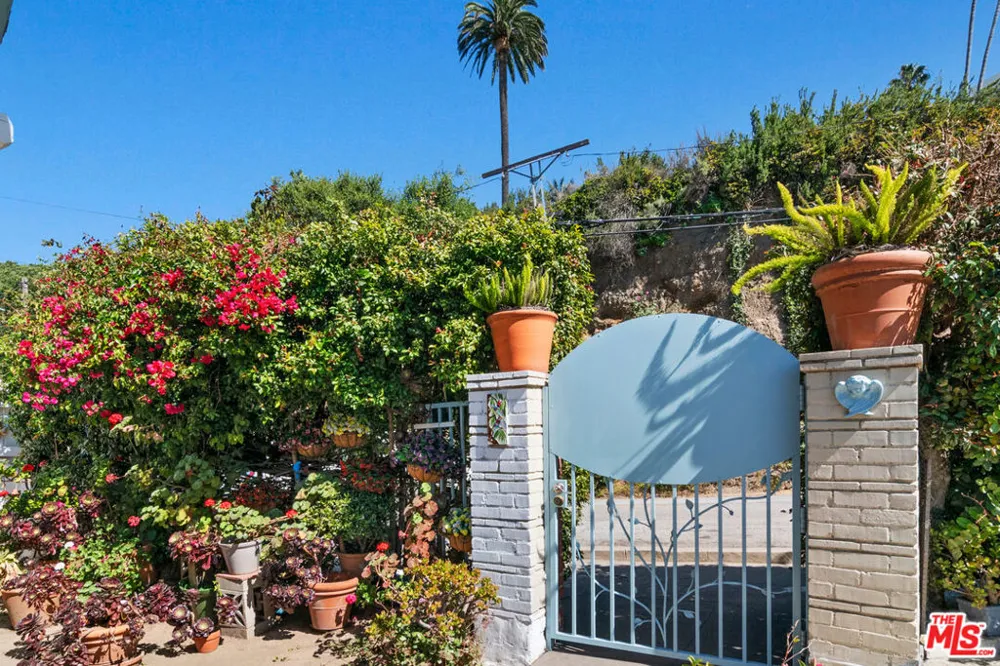 207 Ocean Ave Ext Santa Monica, CA 90402