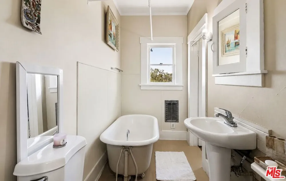 207 Ocean Ave Ext Santa Monica, CA 90402