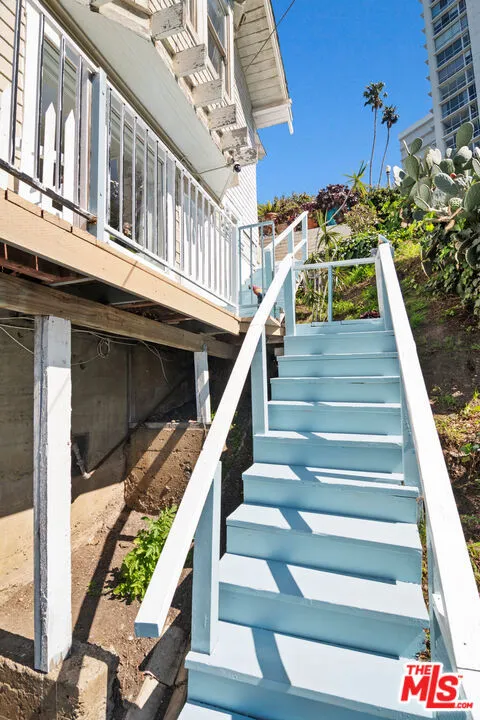 207 Ocean Ave Ext Santa Monica, CA 90402