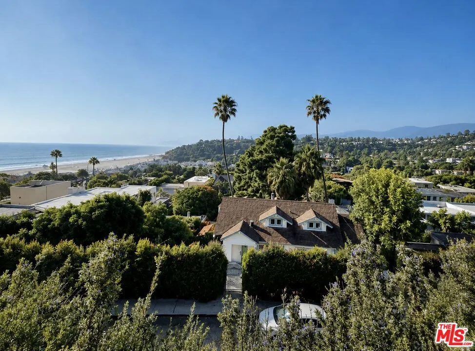 207 Ocean Ave Ext Santa Monica, CA 90402