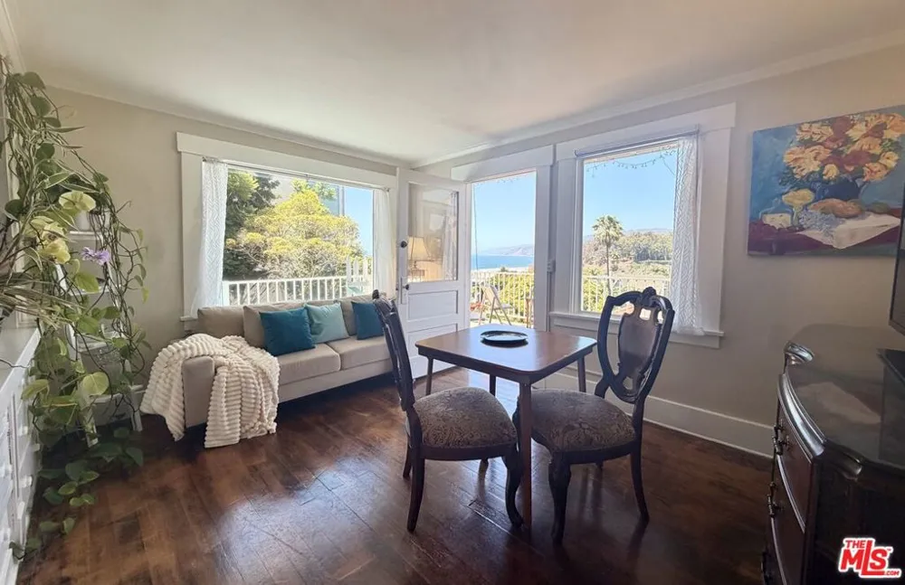 207 Ocean Ave Ext Santa Monica, CA 90402