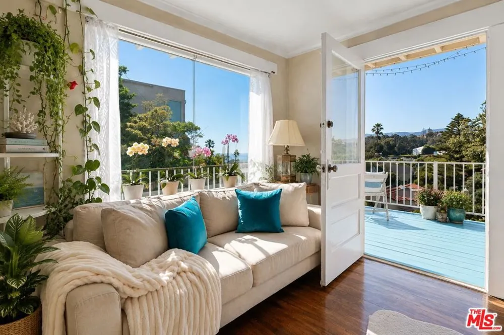 207 Ocean Ave Ext Santa Monica, CA 90402