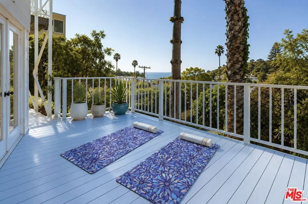207 Ocean Ave Ext Santa Monica, CA 90402