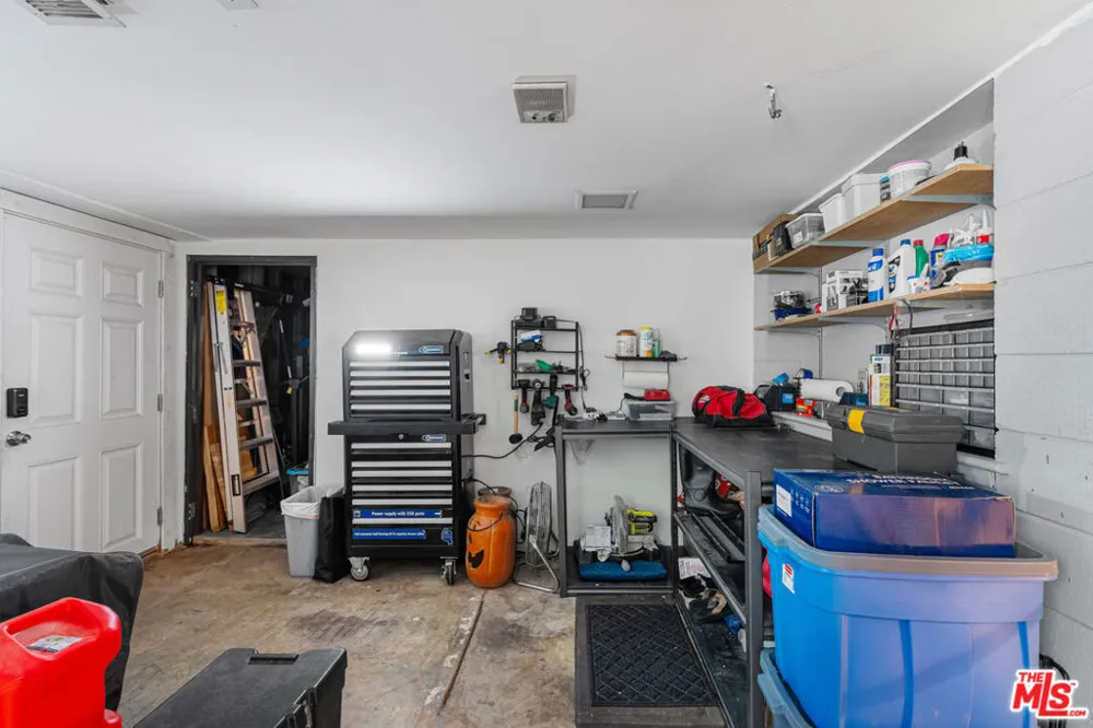 2595 Sunset Drive Running Springs, CA 92382