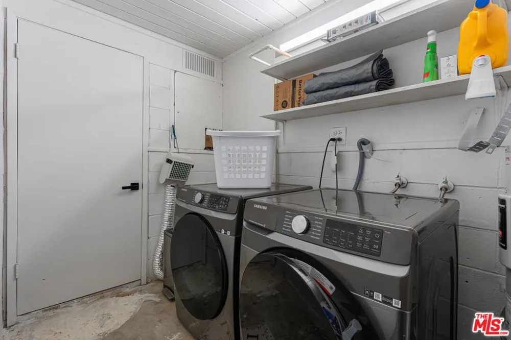 2595 Sunset Drive Running Springs, CA 92382