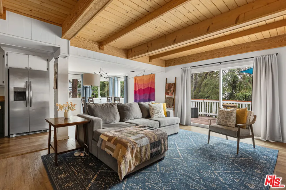 2595 Sunset Drive Running Springs, CA 92382