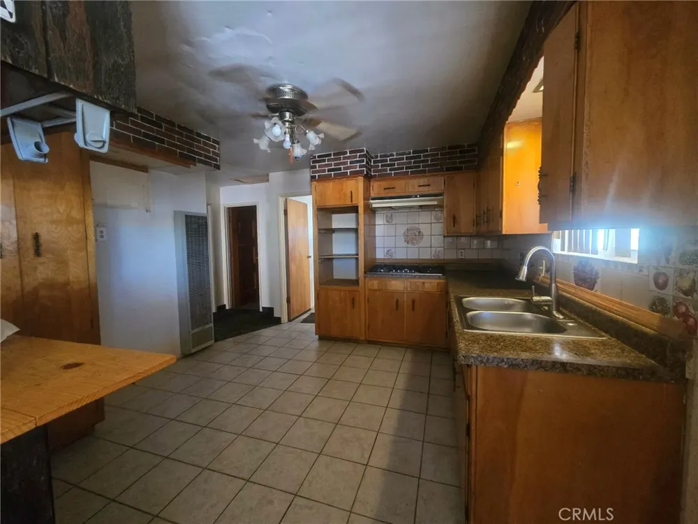 141 Crooks Barstow, CA 92311