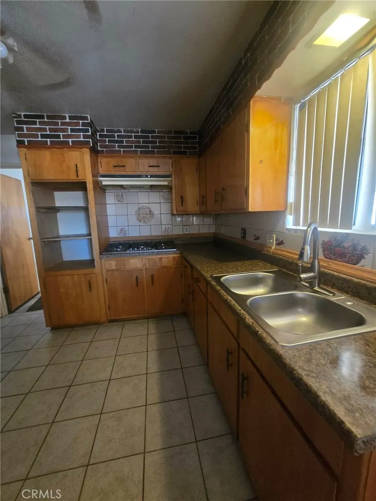 141 Crooks Barstow, CA 92311