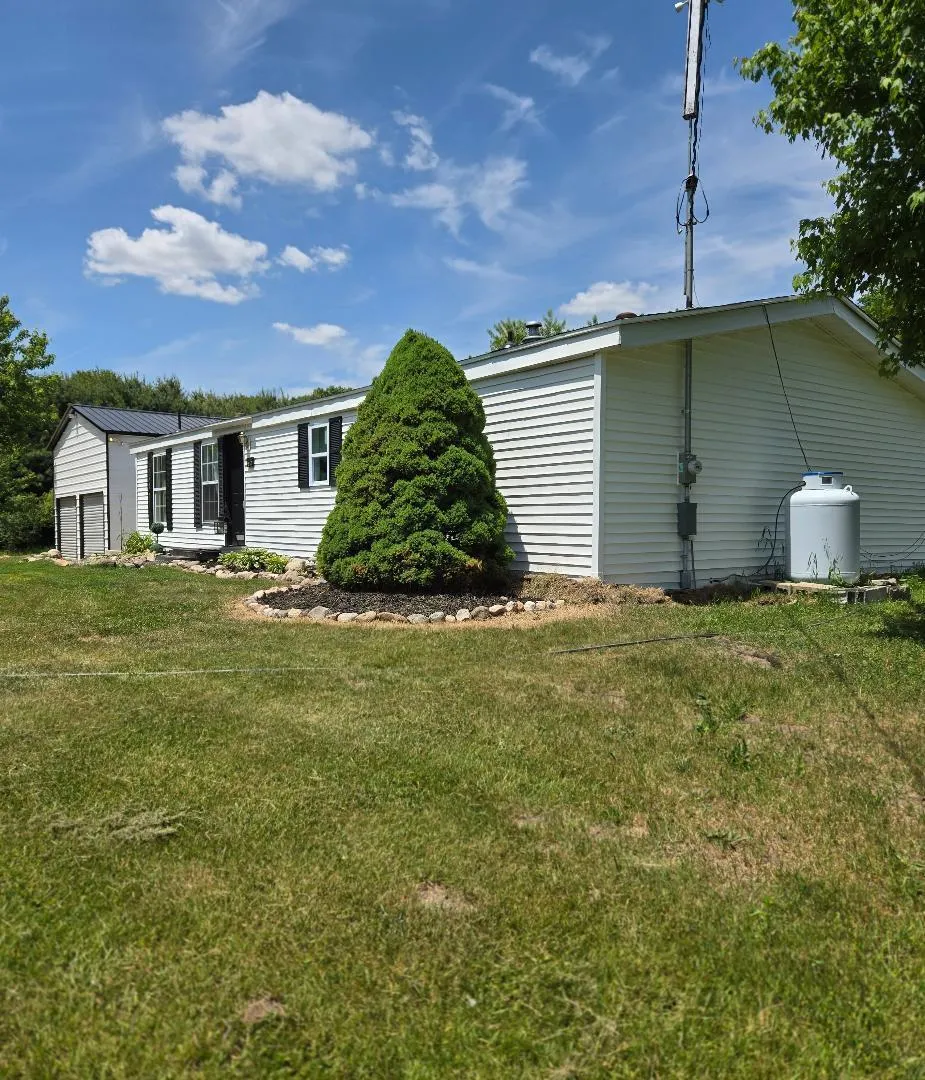 475 Tyler Road Wayland, MI 49348
