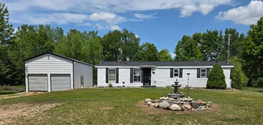 475 Tyler Road Wayland, MI 49348