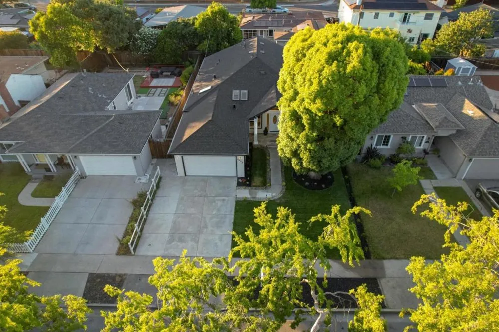 2233 W Hedding Street San Jose, CA 95128