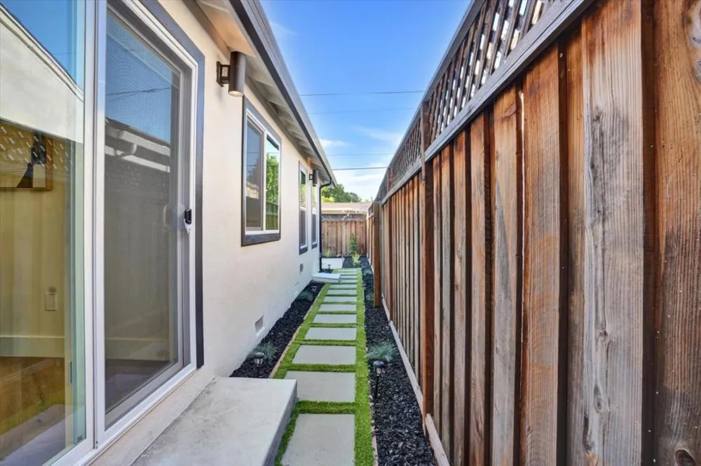 2233 W Hedding Street San Jose, CA 95128