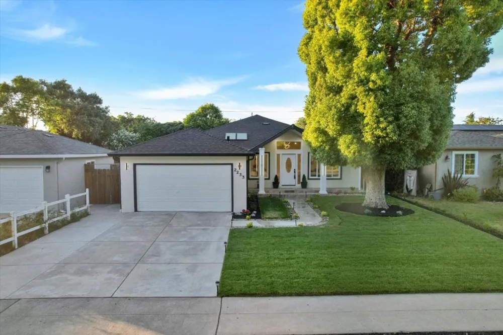 2233 W Hedding Street San Jose, CA 95128