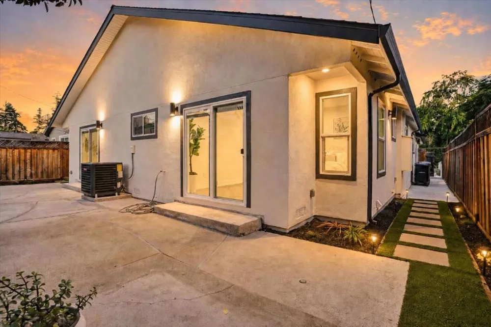 2233 W Hedding Street San Jose, CA 95128