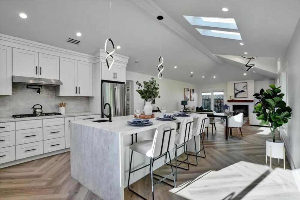 2233 W Hedding Street San Jose, CA 95128